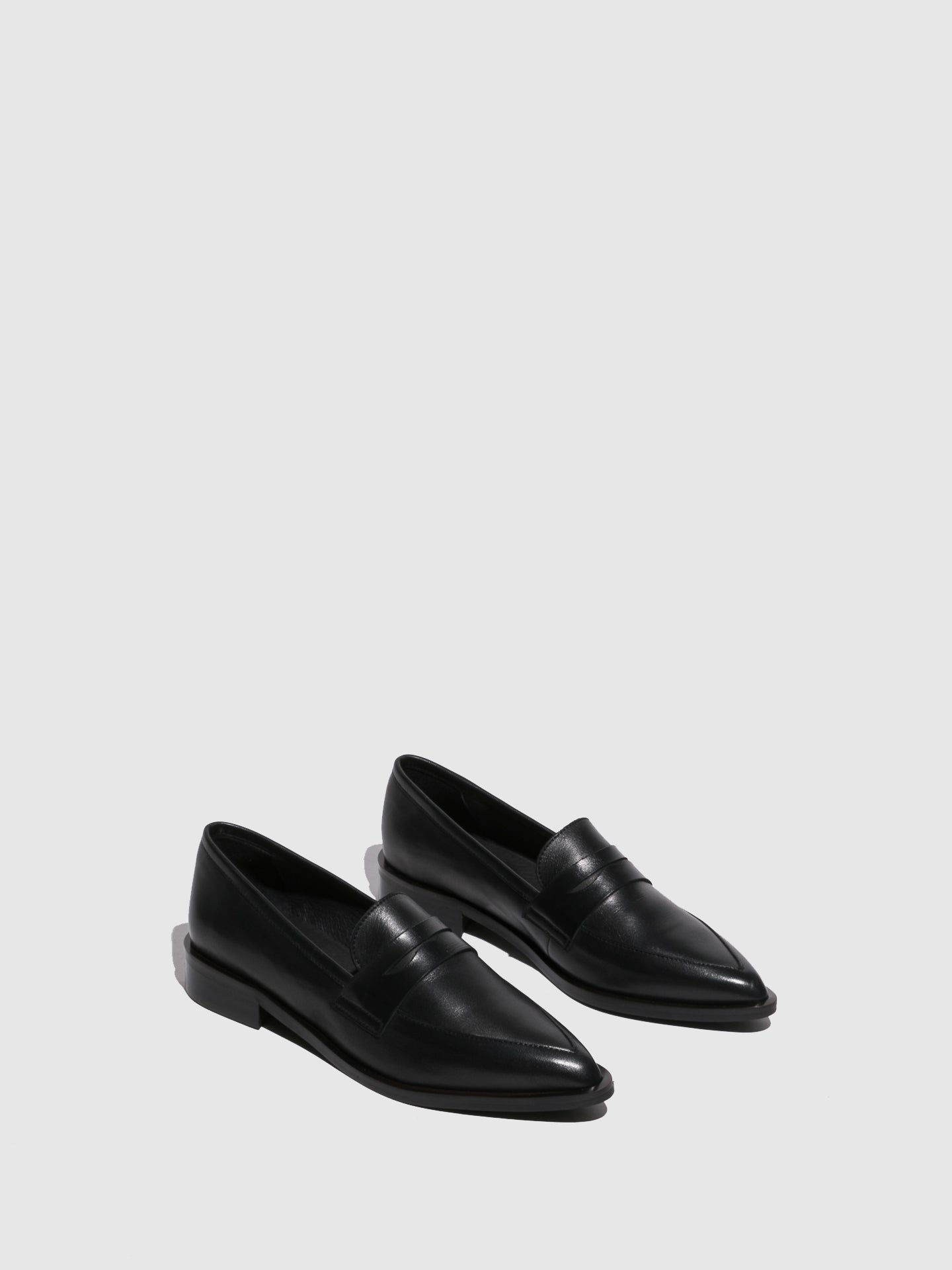 Foreva Sapatos Rasos em Preto